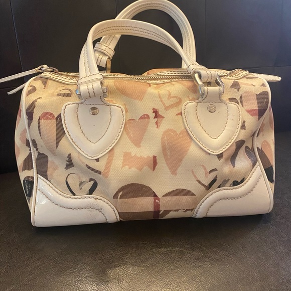 Burberry Patent Nova Check Heart Small #143087B29B - Picture 3 of 9